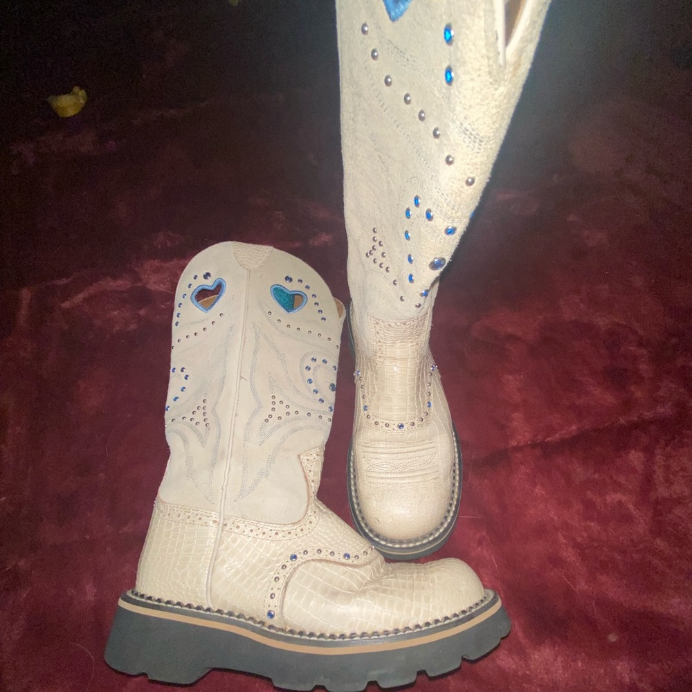 Ariat Fatbaby Tall Boots. Creamy white w/blue stones. Size 7 1/2B